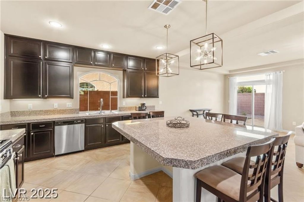 Image 4 of property listing at 9696 Grayson Hills Street, Las Vegas, NV 89139