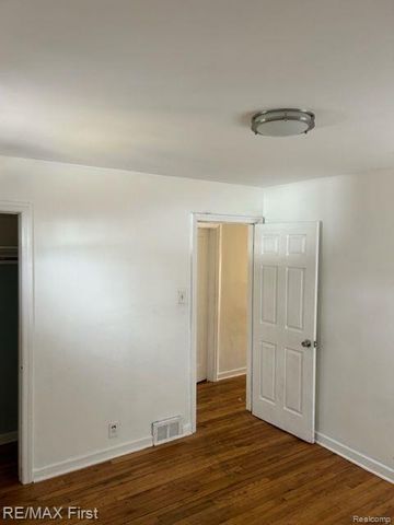 15211 EASTBURN Street, Detroit, MI 48205