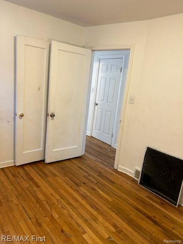 15211 EASTBURN Street, Detroit, MI 48205