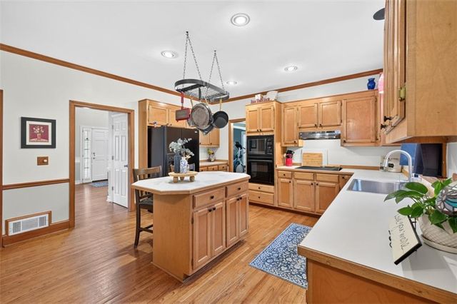 616 Coopers Pond Drive, Lawrenceville, GA 30044