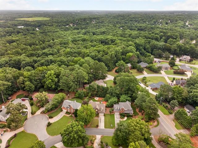616 Coopers Pond Drive, Lawrenceville, GA 30044