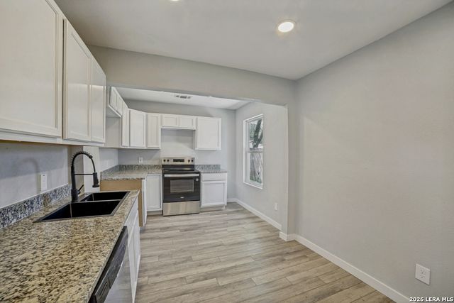 3646 W POPLAR ST., San Antonio, TX 78228