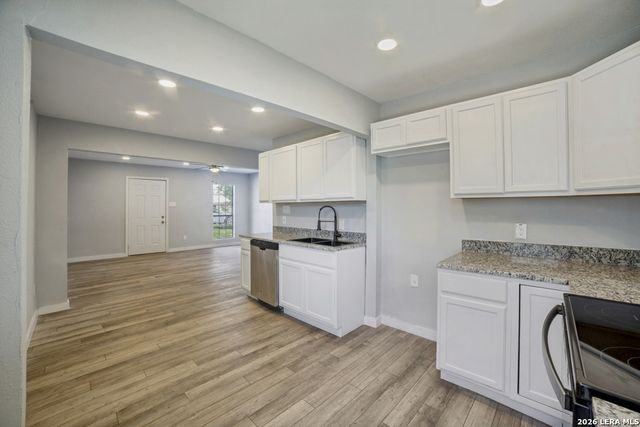 3646 W POPLAR ST., San Antonio, TX 78228