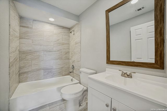 3646 W POPLAR ST., San Antonio, TX 78228