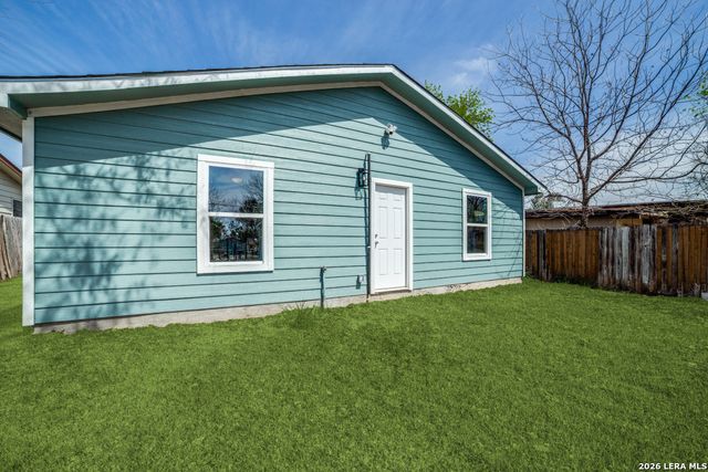 3646 W POPLAR ST., San Antonio, TX 78228