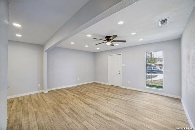 3646 W POPLAR ST., San Antonio, TX 78228