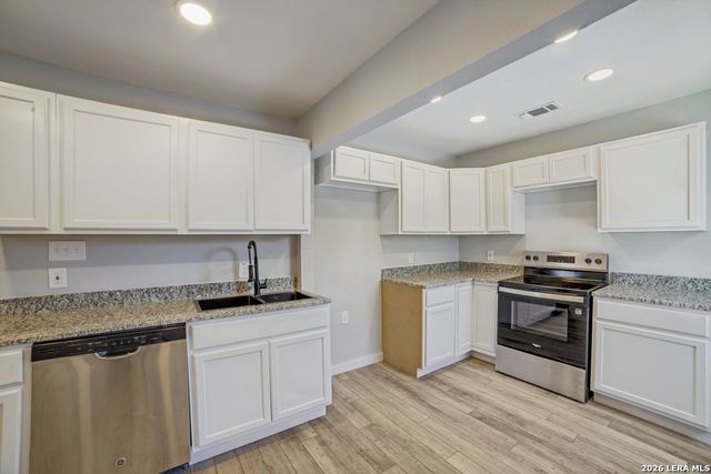 3646 W POPLAR ST., San Antonio, TX 78228