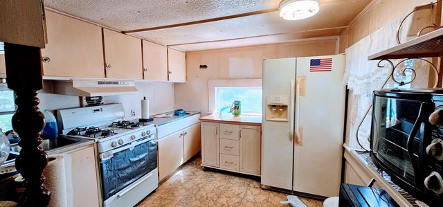2370 Princess Pond Road, Summerton, SC 29148