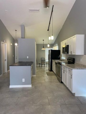 5202 NUTMEG Drive, Palm Beach Gardens, FL 33418
