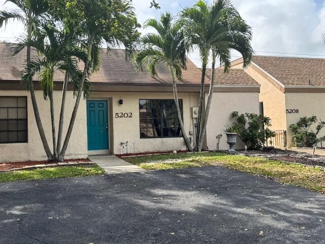 5202 NUTMEG Drive, Palm Beach Gardens, FL 33418