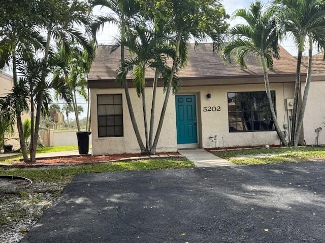 5202 NUTMEG Drive, Palm Beach Gardens, FL 33418