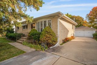 1417 S Busse Road, Mount Prospect, IL 60056