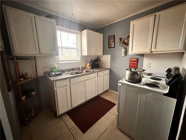 8029 Park Avenue, Kansas City, MO 64132