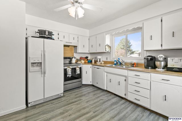 12741 Ridgeview Circle, Bellevue, NE 68123