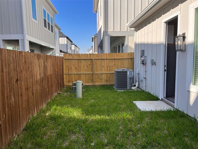 6713 Parker Grove Lane, Houston, TX 77076