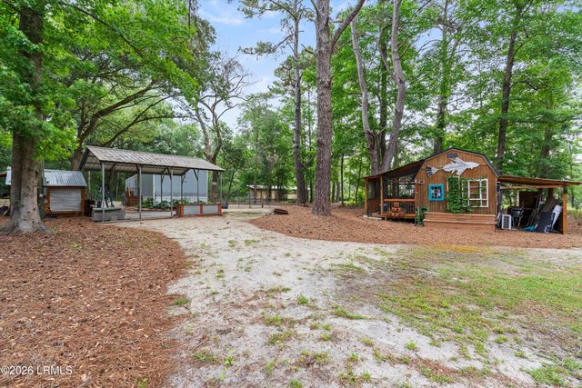 19 Sandy Lane, Beaufort, SC 29907