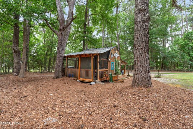 19 Sandy Lane, Beaufort, SC 29907