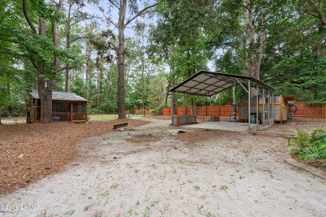 19 Sandy Lane, Beaufort, SC 29907