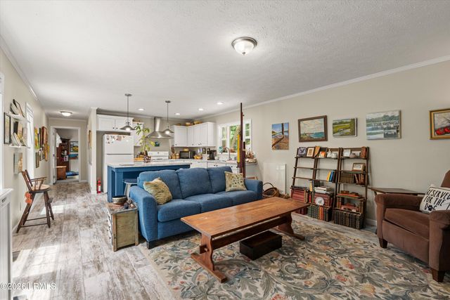 19 Sandy Lane, Beaufort, SC 29907