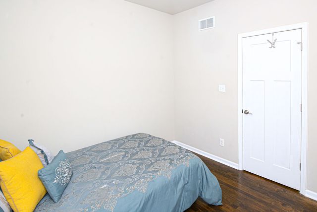 1318 S 61st Avenue, Cicero, IL 60804
