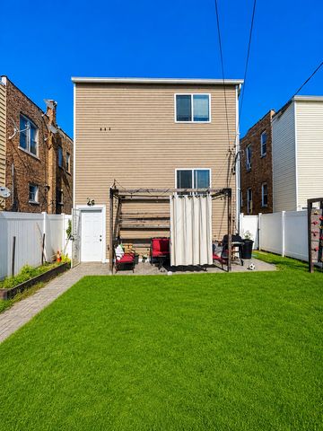 1318 S 61st Avenue, Cicero, IL 60804