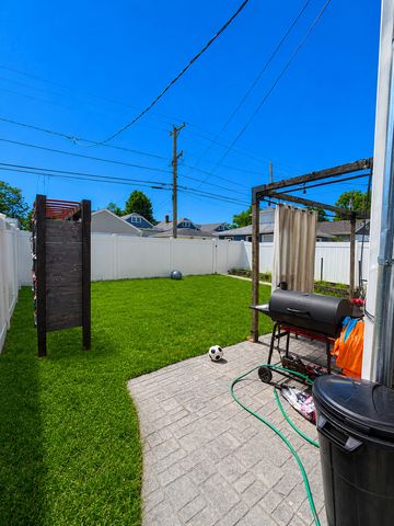 1318 S 61st Avenue, Cicero, IL 60804