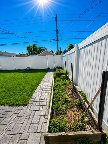 1318 S 61st Avenue, Cicero, IL 60804