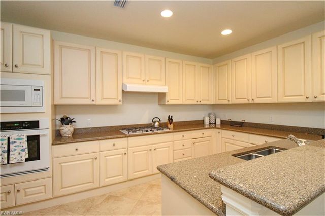 2713 Callista CT 103, Naples, FL 34114