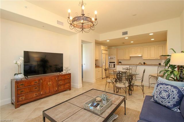 2713 Callista CT 103, Naples, FL 34114