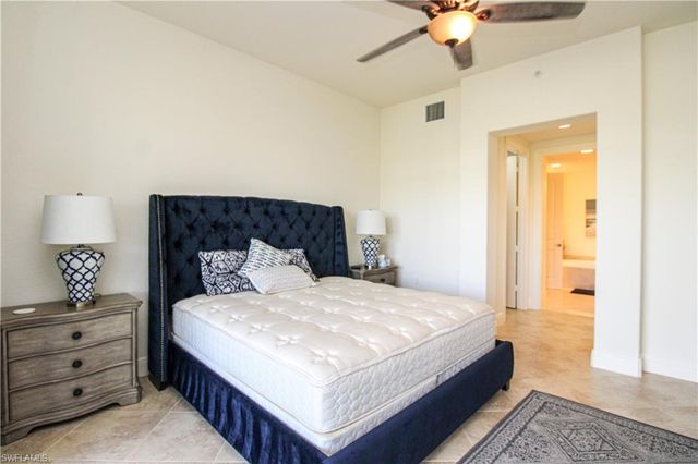 2713 Callista CT 103, Naples, FL 34114