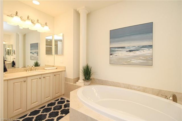 2713 Callista CT 103, Naples, FL 34114