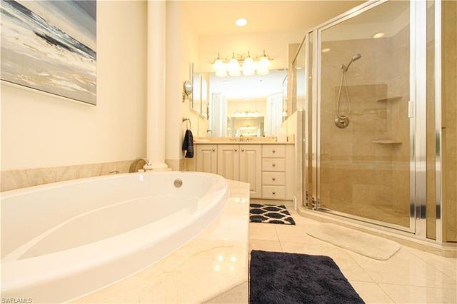 2713 Callista CT 103, Naples, FL 34114