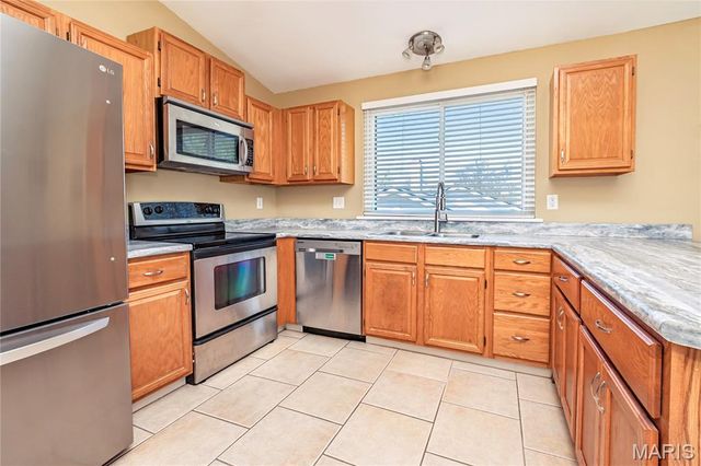 1607 Enwood Drive, St Peters, MO 63376