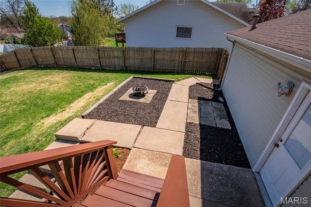 1607 Enwood Drive, St Peters, MO 63376