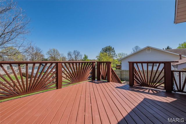 1607 Enwood Drive, St Peters, MO 63376