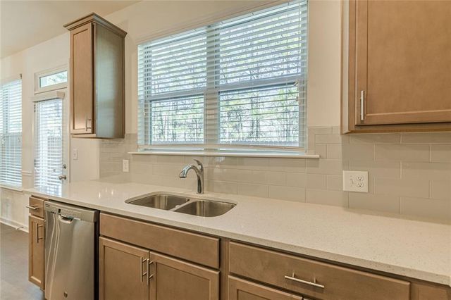 5547 Radford Loop, Fairburn, GA 30213