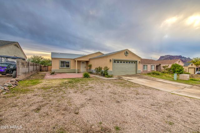 426 W PICKET POST Drive, Superior, AZ 85173