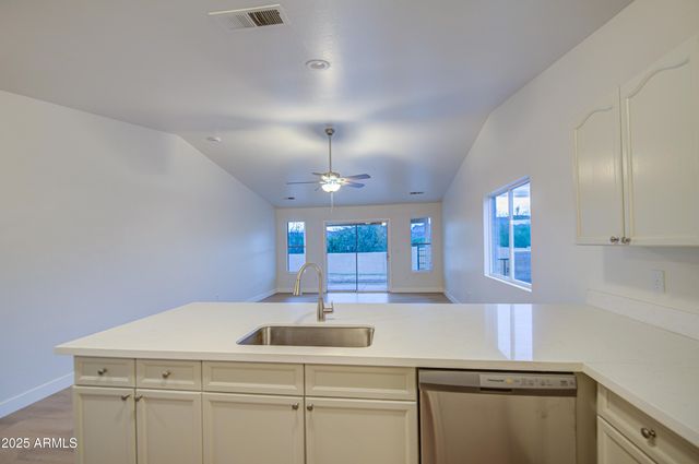 426 W PICKET POST Drive, Superior, AZ 85173