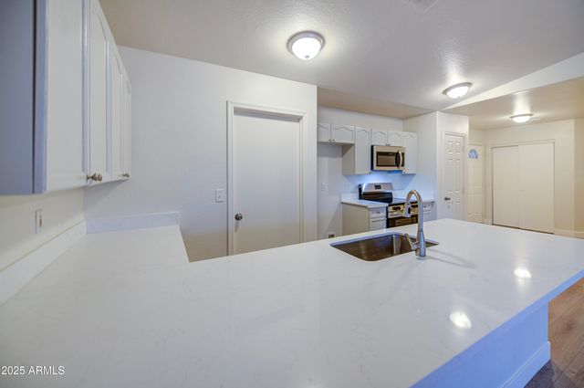 426 W PICKET POST Drive, Superior, AZ 85173