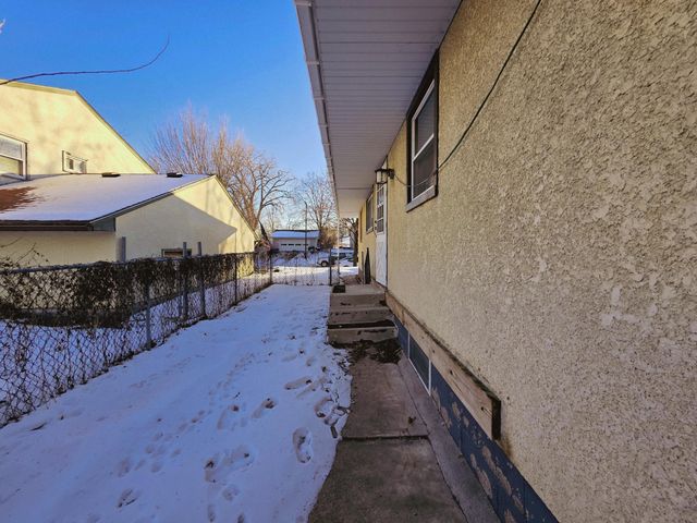 137 Jessamine Avenue E, Saint Paul, MN 55117