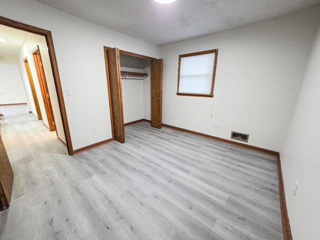 137 Jessamine Avenue E, Saint Paul, MN 55117