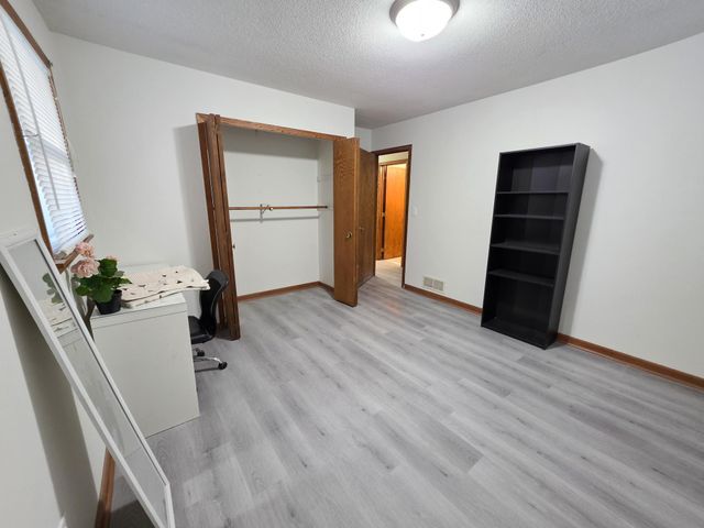 137 Jessamine Avenue E, Saint Paul, MN 55117