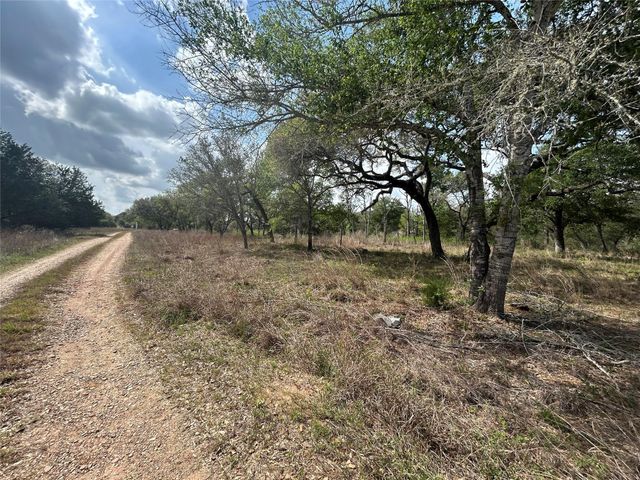 1390 County Road 106, Columbus, TX 78934