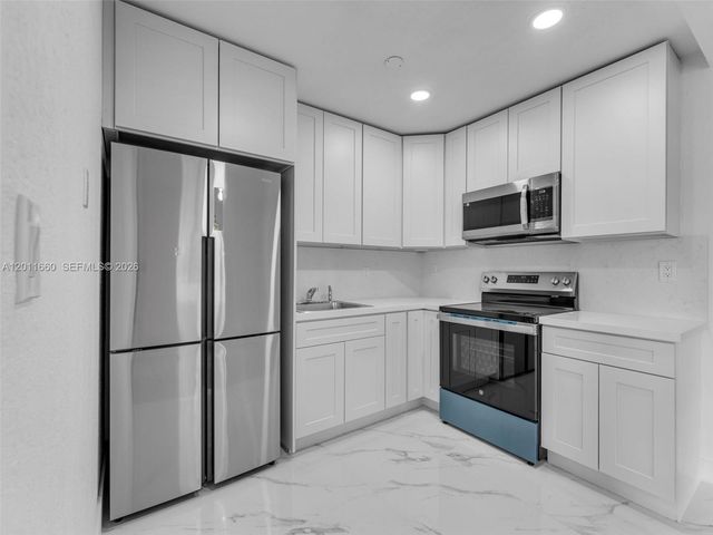 520 NW 32nd Pl 520, Miami, FL 33125