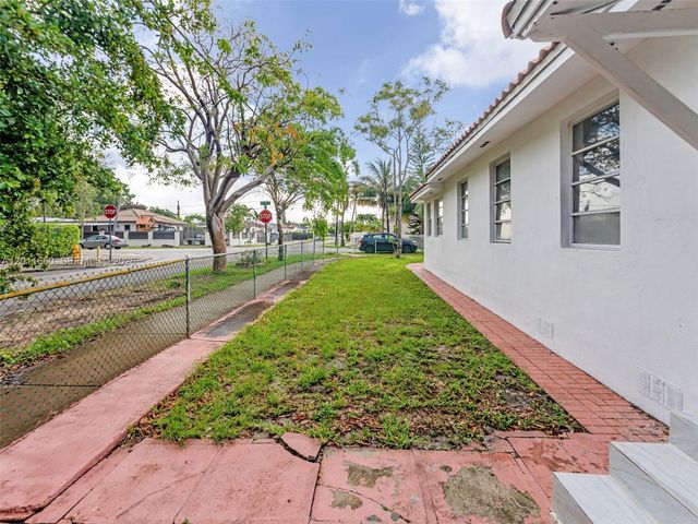 520 NW 32nd Pl 520, Miami, FL 33125