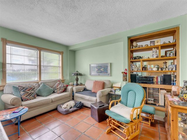 520 NW 32nd Pl 520, Miami, FL 33125