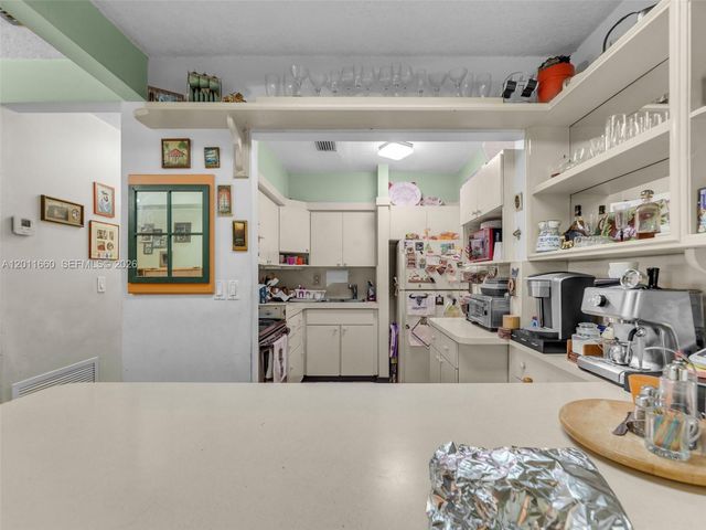 520 NW 32nd Pl 520, Miami, FL 33125