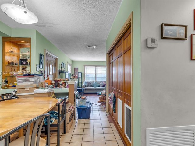 520 NW 32nd Pl 520, Miami, FL 33125