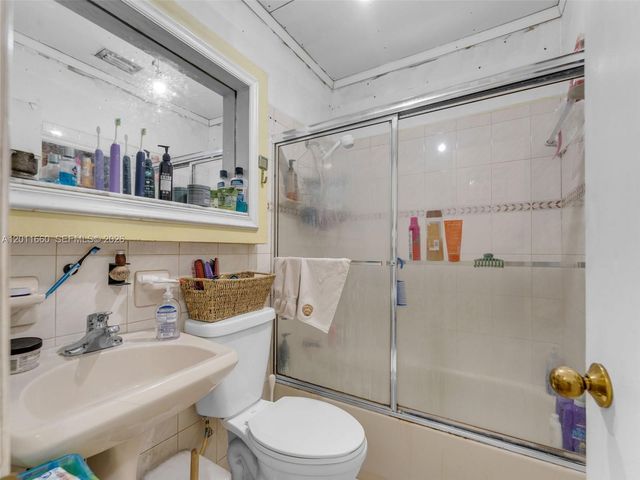 520 NW 32nd Pl 520, Miami, FL 33125