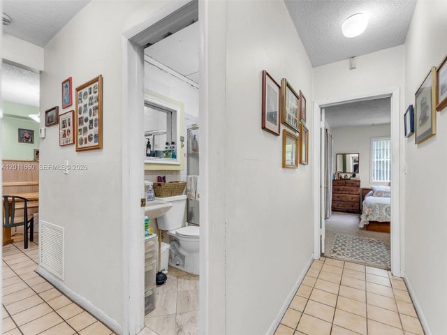 520 NW 32nd Pl 520, Miami, FL 33125